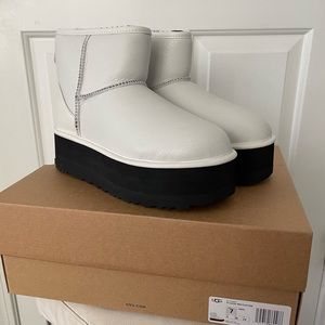 BRAND NEW UGG Mini Platform